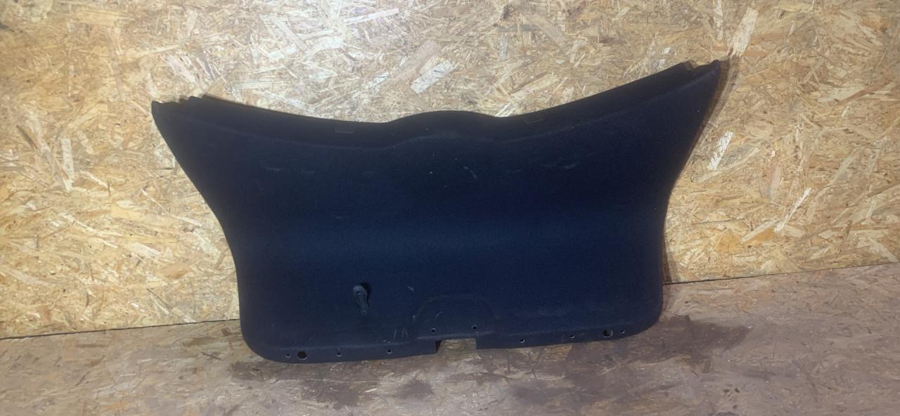 обшивка крышки багажника Skoda Octavia 3 поколение (A7) 2013, 1.8 л., бензин, МКПП, лифтбэк, 5E5687975 - фото №1