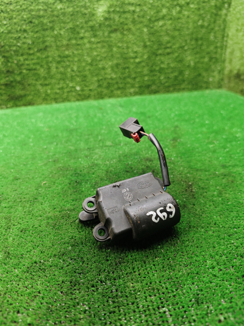 моторчик заслонки печки Fiat Palio 1 поколение 2001, 1.2 л., бензин, МКПП, универсал - фото №1