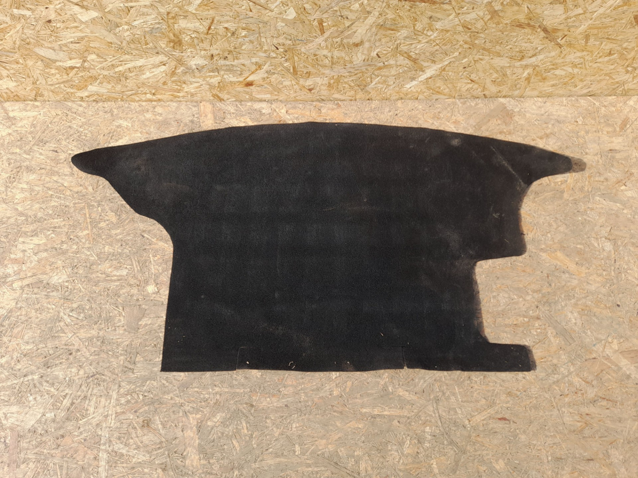 ковер багажника Chevrolet Niva 1 поколение 2008, 1.7 л., бензин, МКПП, внедорожник 5 дв. - фото №1