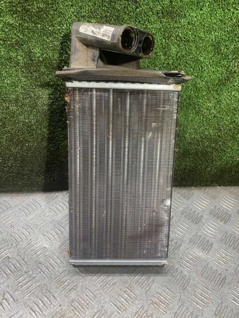 радиатор отопителя (печки) Renault Laguna 1 поколение 1997, 1.8 л., бензин, МКПП, хетчбэк 5 дв. - фото №1