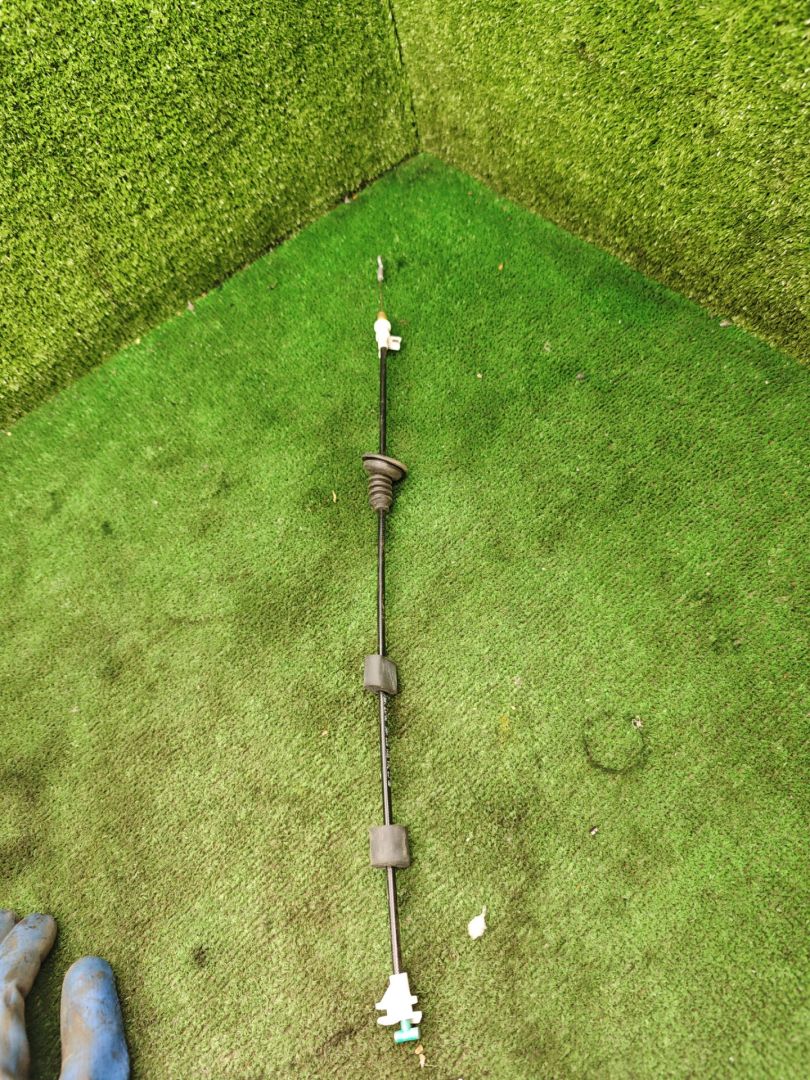 трос двери Skoda Octavia 3 поколение (A7) 2013, 1.8 л., бензин, МКПП, лифтбэк, 5E0837085 - фото №1