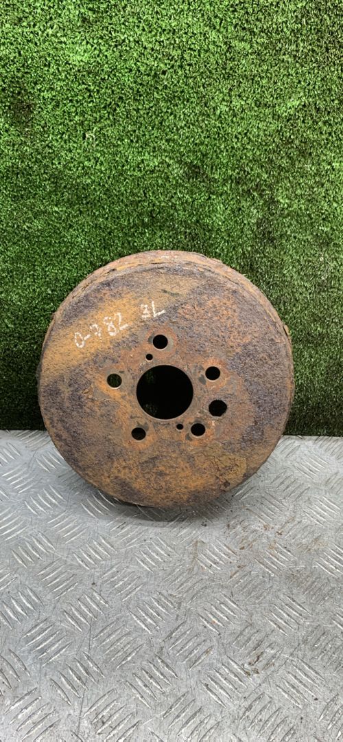 барабан тормозной Toyota Avensis 1 поколение (T220) 2000, 2.0 л., 2C-T, дизель, МКПП, универсал - фото №1