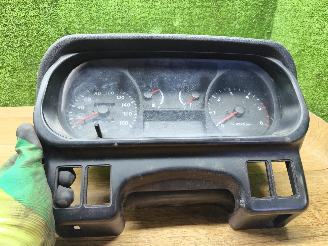 щиток приборов (приборная панель) Hyundai Galloper 2 поколение 1998, 2.5 л., дизель, МКПП, внедорожник 5 дв. - фото №1