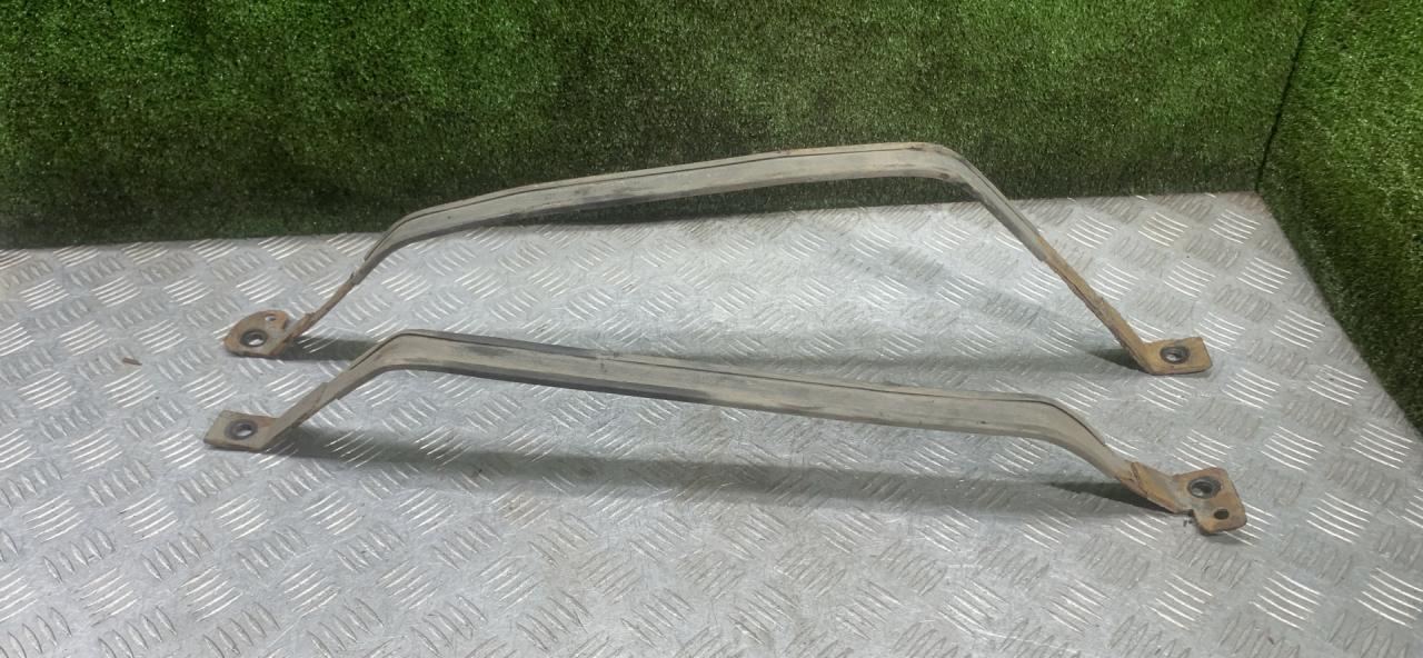 крепление бака топливного Kia Sportage 3 поколение 2011, 2.0 л., бензин, АКПП, внедорожник 5 дв., полный привод - фото №1