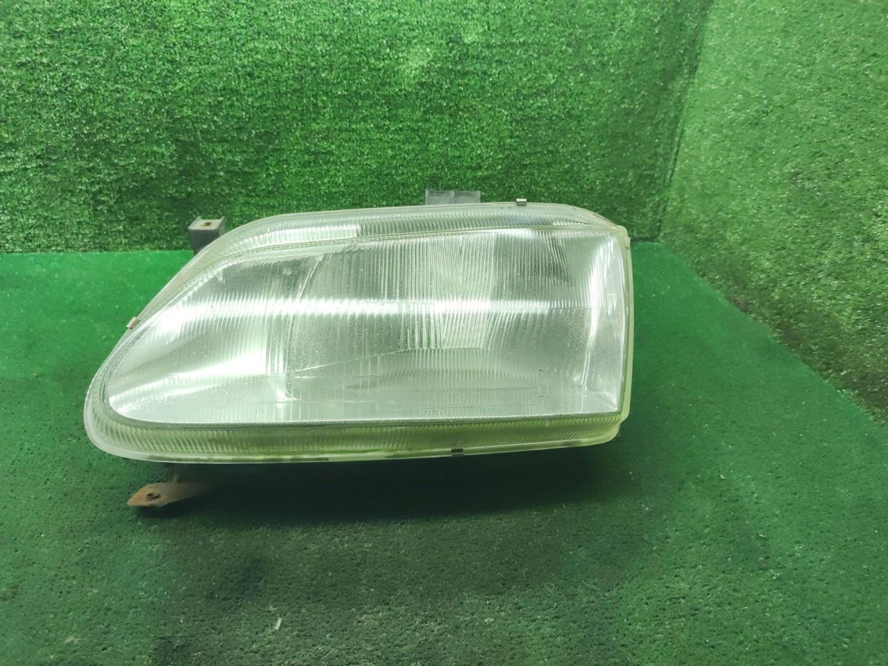 фара левая Renault Megane 1 поколение 1997, 1.6 л., бензин, МКПП, хетчбэк 5 дв. - фото №1