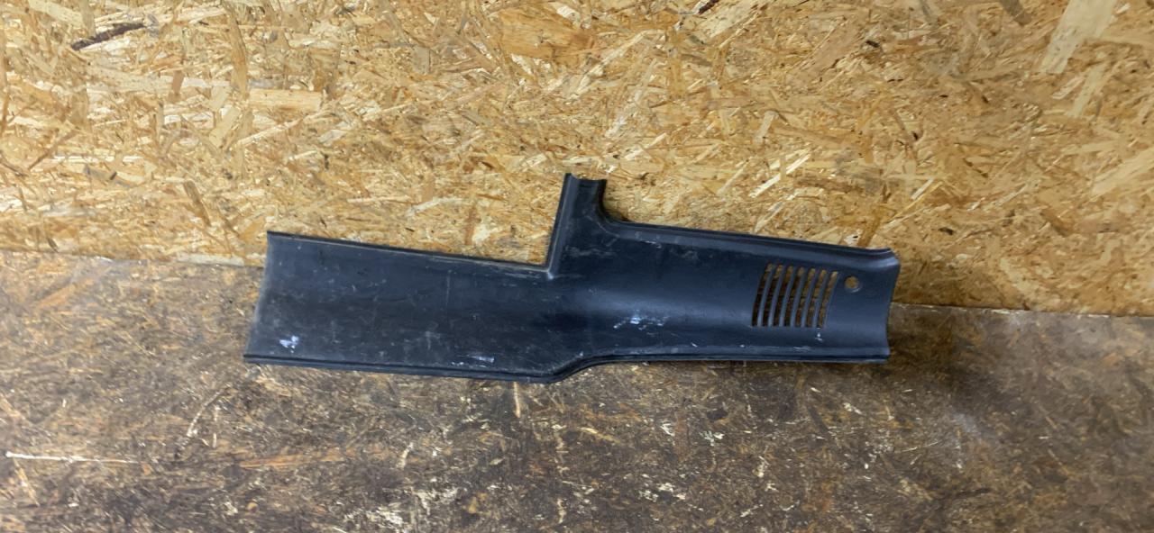 обшивка багажника Hyundai Galloper 2 поколение 1998, 2.5 л., дизель, МКПП, внедорожник 5 дв. - фото №1