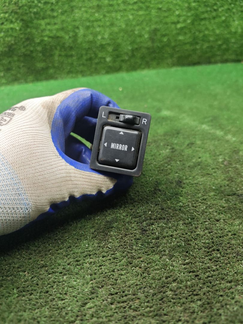 джойстик регулировки зеркал Toyota Picnic 1 поколение XM10 2001, 2.2 л., 3C-TE, дизель, МКПП, минивэн - фото №1