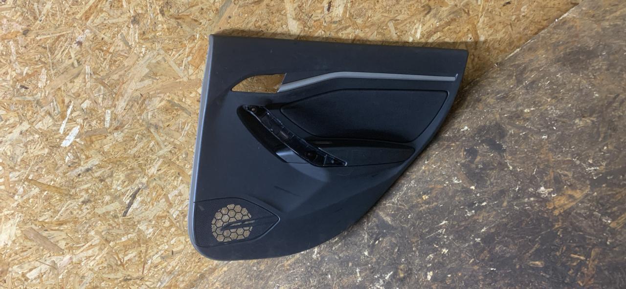 обшивка двери задняя правая Lada Vesta 1 поколение 2020, 1.6 л., бензин, МКПП, седан - фото №1