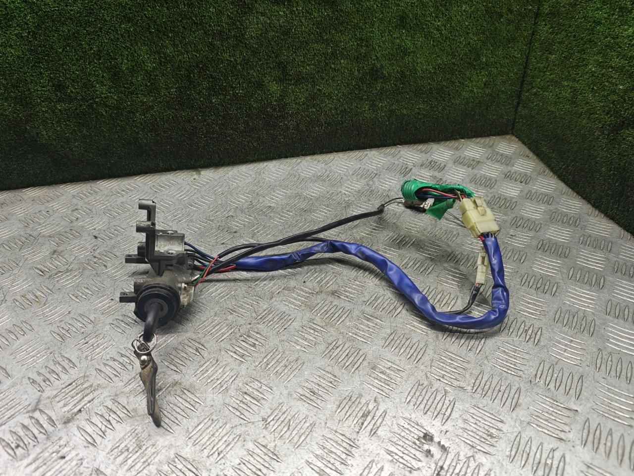 замок зажигания Hyundai Galloper 2 поколение 1998, 2.5 л., дизель, МКПП, внедорожник 5 дв. - фото №1