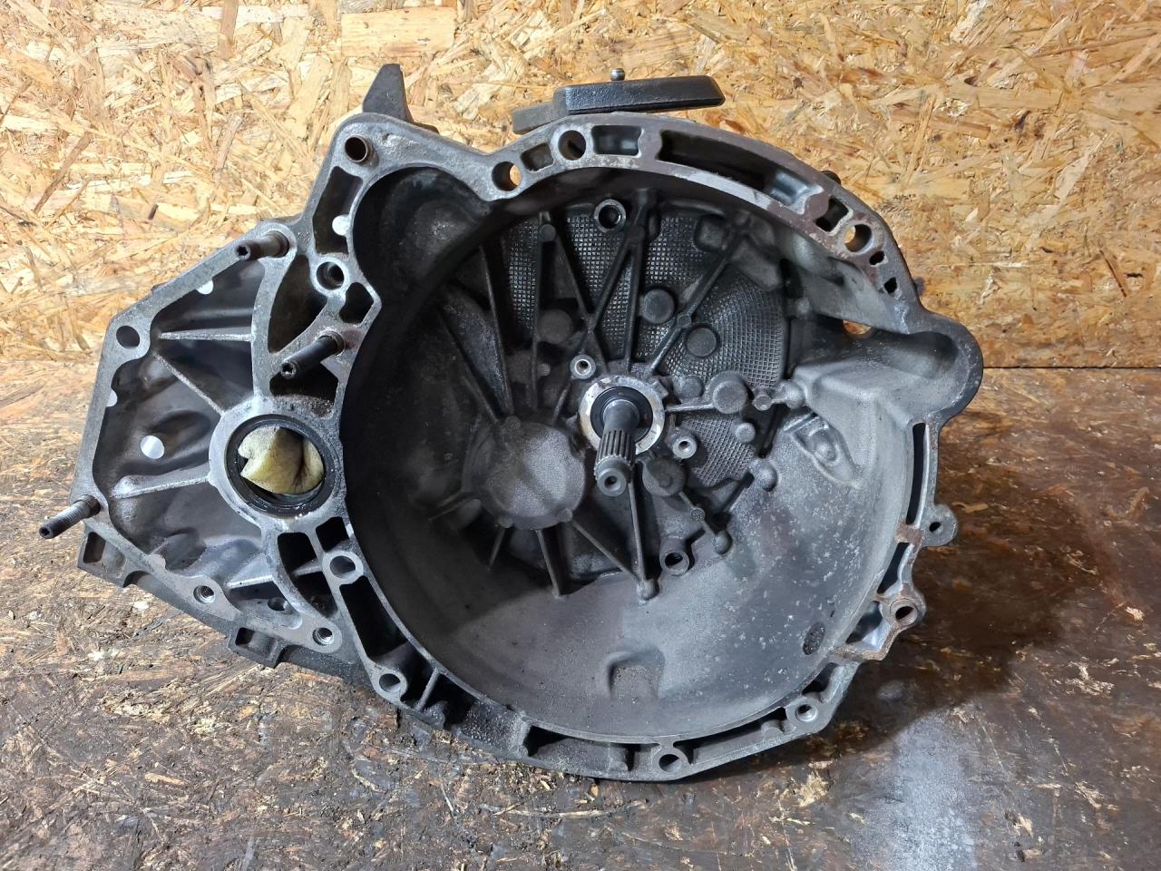 КПП механическая (МКПП) Renault Duster 1 поколение 2014, 2.0 л., F4R 400, бензин, МКПП, внедорожник 5 дв., полный привод, TL8003 - фото №1