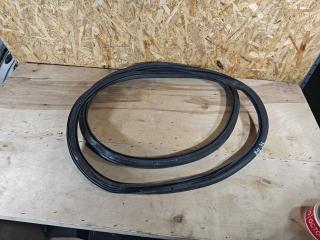 уплотнитель двери Skoda Octavia 3 поколение (A7) 2013, 1.8 л., бензин, МКПП, лифтбэк, 5E5867367