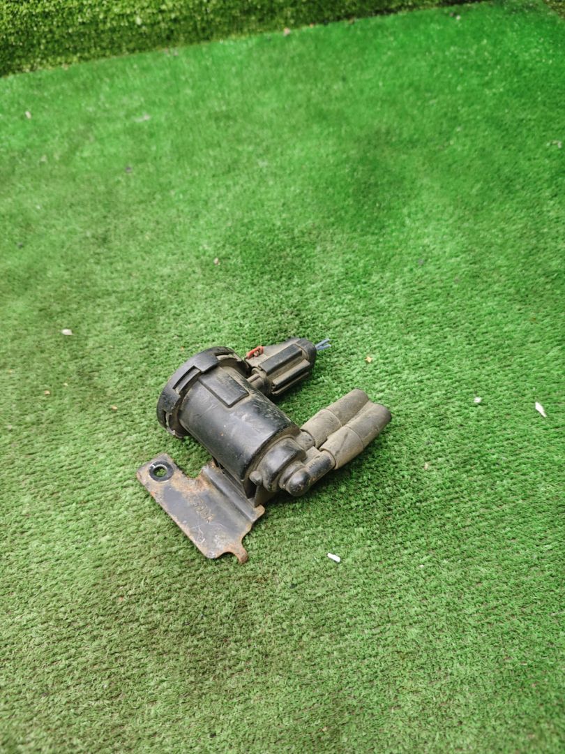 электромагнитный клапан Chrysler Voyager 4 поколение 2002, 2.4 л., бензин, МКПП, минивэн - фото №1