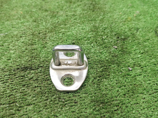 ответная часть (скоба) замка двери задней правой Skoda Octavia 3 поколение (A7) 2013, 1.8 л., бензин, МКПП, лифтбэк, 5J0837033A