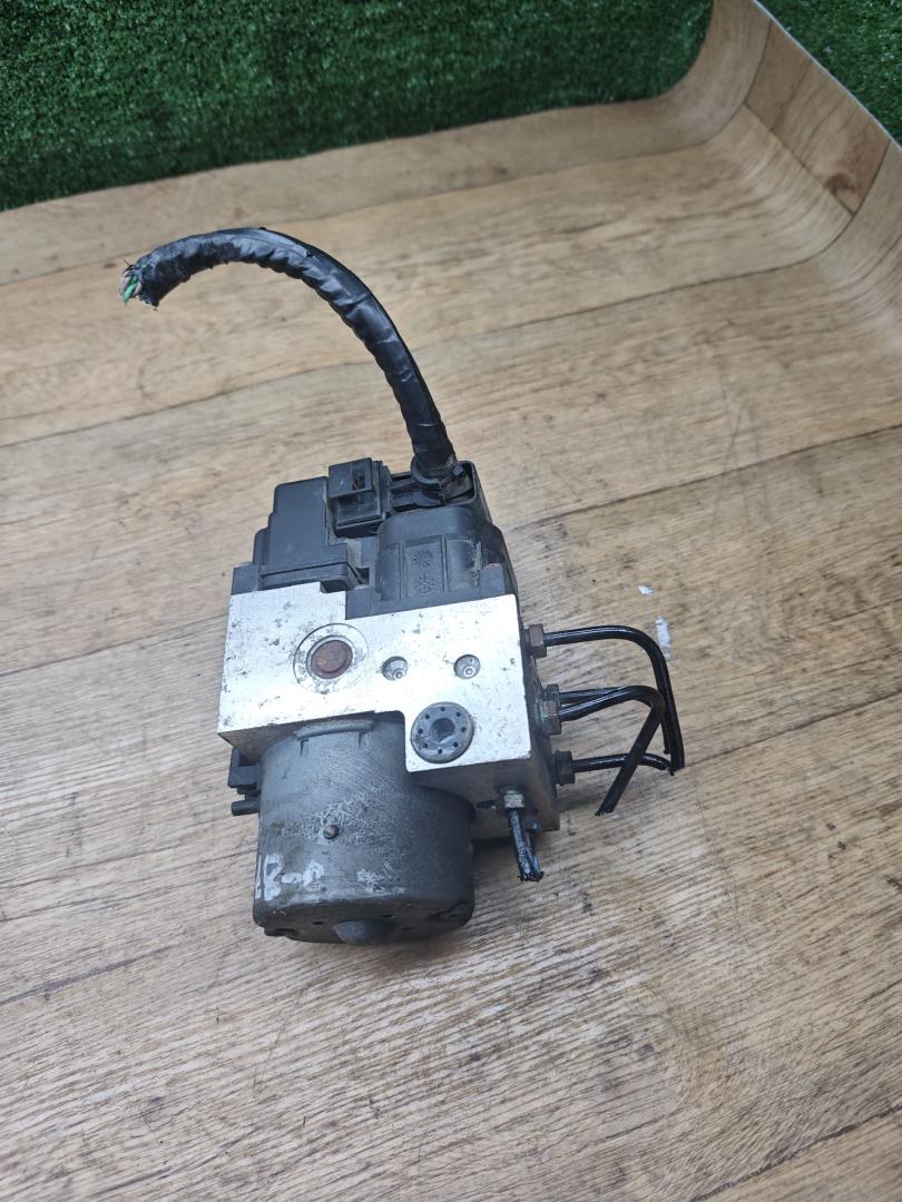 блок ABS Citroen Xsara 1 поколение 1999, 1.8 л., LFY (XU7JP4), бензин, МКПП, универсал, 0273004173, 0265216457 - фото №1