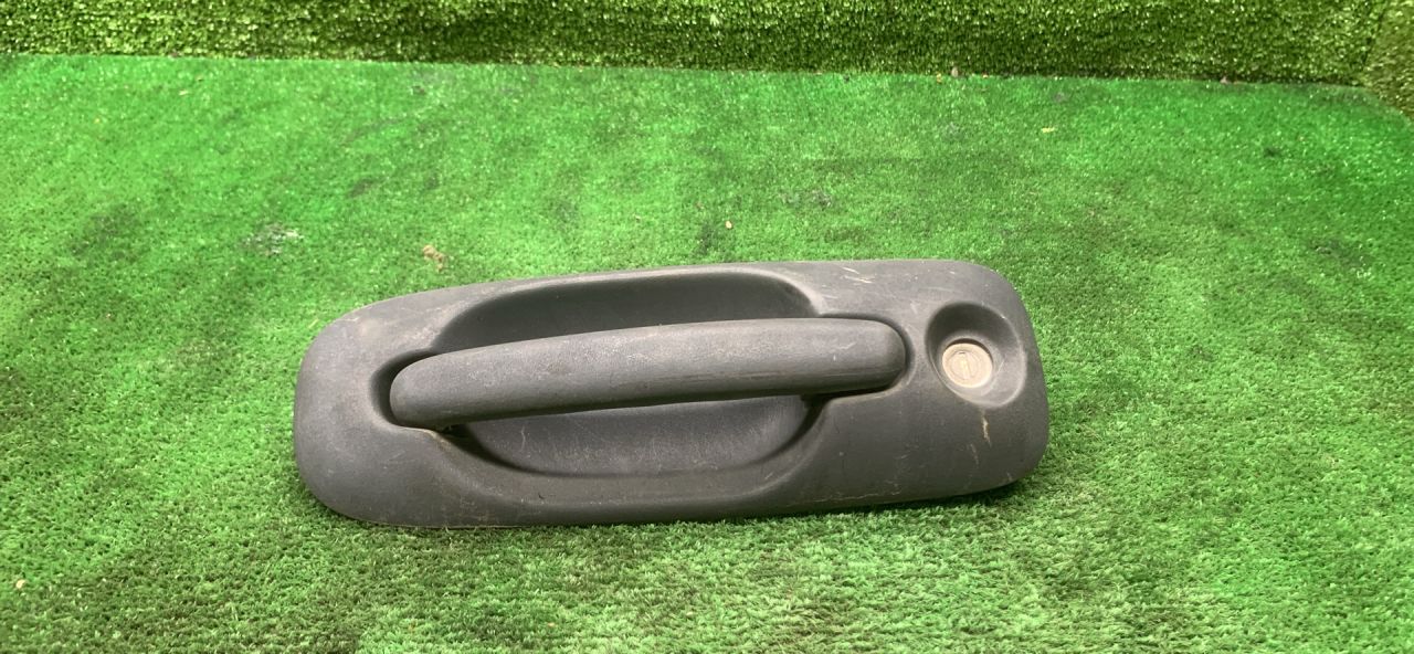 ручка наружная Dodge Caravan 4 поколение 2001, 2.4 л., бензин, АКПП, минивэн - фото №1