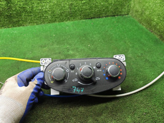 блок управления печки / климат-контроля Renault Duster 1 поколение [рестайлинг] 2017, 2.0 л., бензин, МКПП, внедорожник 5 дв., полный привод