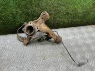 кулак задний правый Toyota Avensis 1 поколение (T220) 2000, 2.0 л., 2C-T, дизель, МКПП, универсал