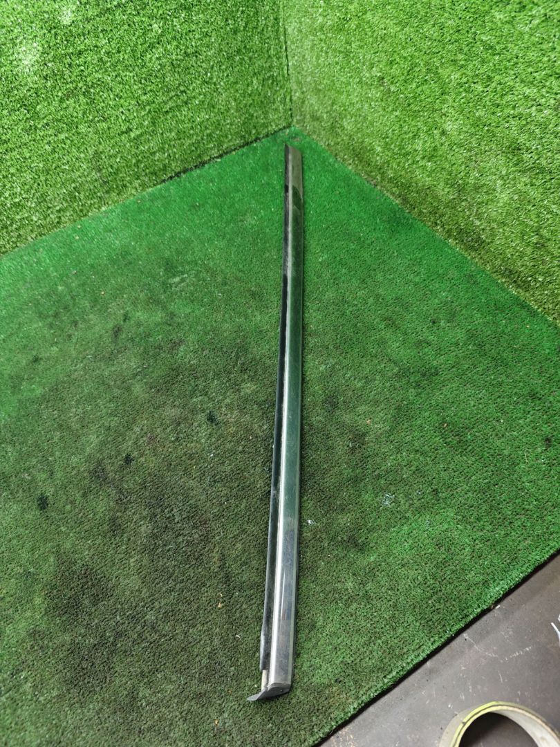 молдинг стекла Great Wall Hover 1 поколение 2008, 2.4 л., бензин, МКПП, внедорожник 5 дв. - фото №1