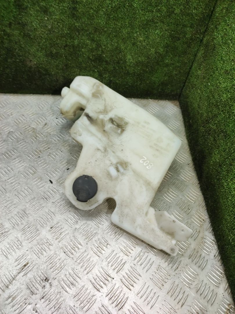 бачок омывателя Lada XRAY 1 поколение 2019, 1.6 л., бензин, МКПП, внедорожник 5 дв. - фото №1