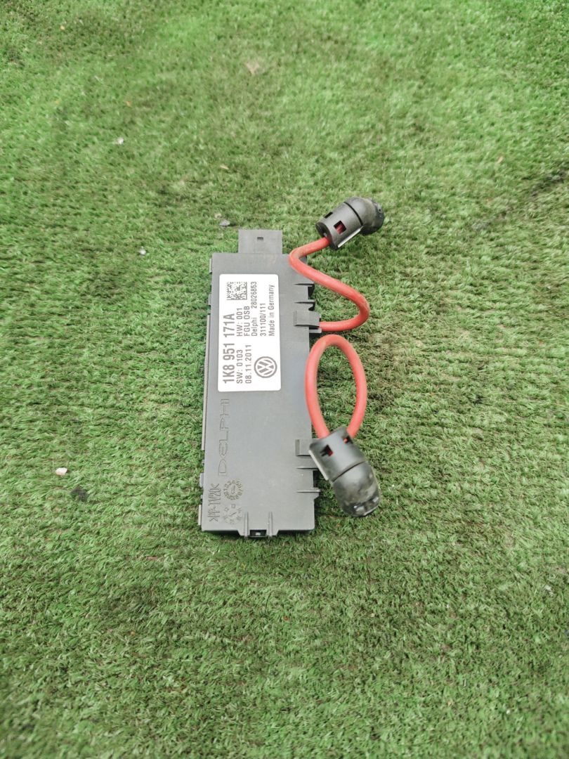 датчик (прочие) Volkswagen Polo Sedan 1 поколение 2015, 1.6 л., МКПП, седан, 1K8951171A - фото №1