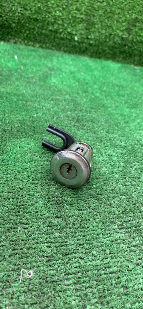 личинка дверного замка Citroen Xsara Picasso 1 поколение 2004, 1.8 л., бензин, МКПП, минивэн - фото №1