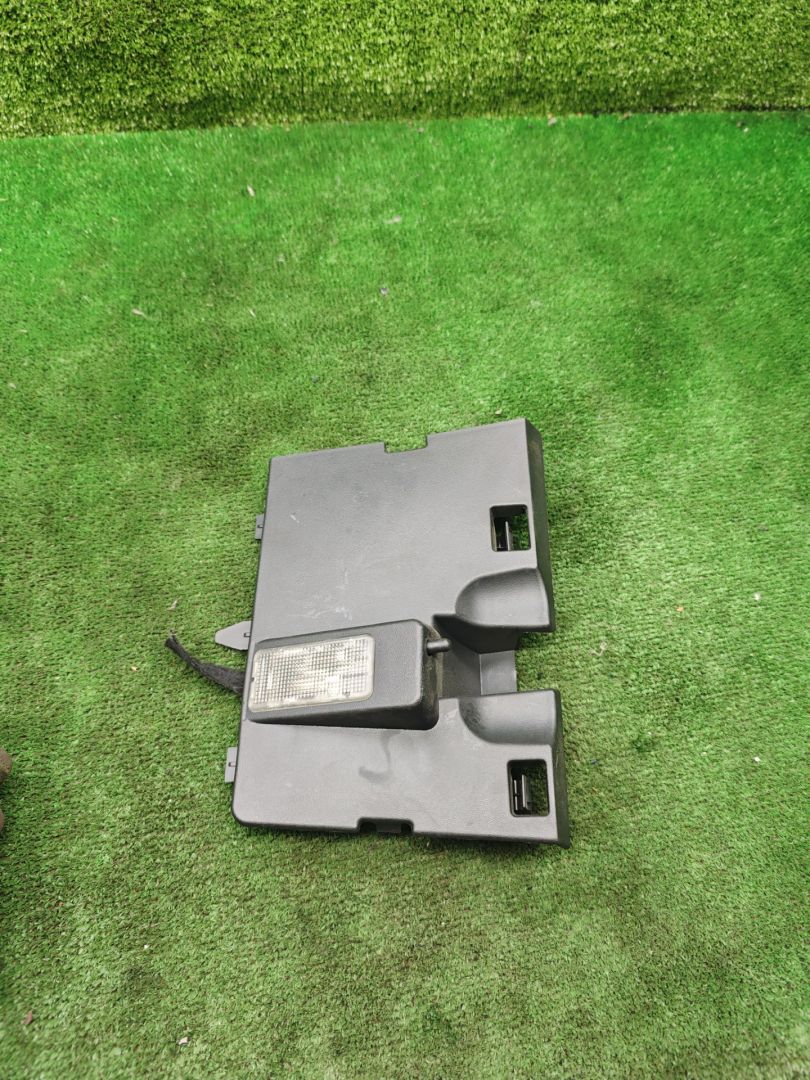 консоль салона Lada XRAY 1 поколение 2019, 1.6 л., бензин, МКПП, внедорожник 5 дв., 685789879R - фото №1