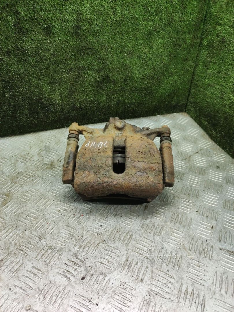 суппорт передний левый Skoda Octavia 3 поколение (A7) 2013, 1.8 л., бензин, МКПП, лифтбэк - фото №1