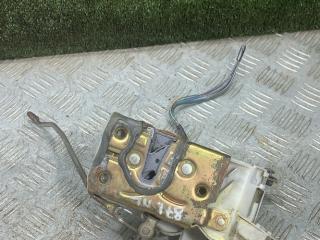 замок двери передней левой Toyota Avensis 1 поколение (T220) 1997, 2.0 л., дизель, МКПП, универсал