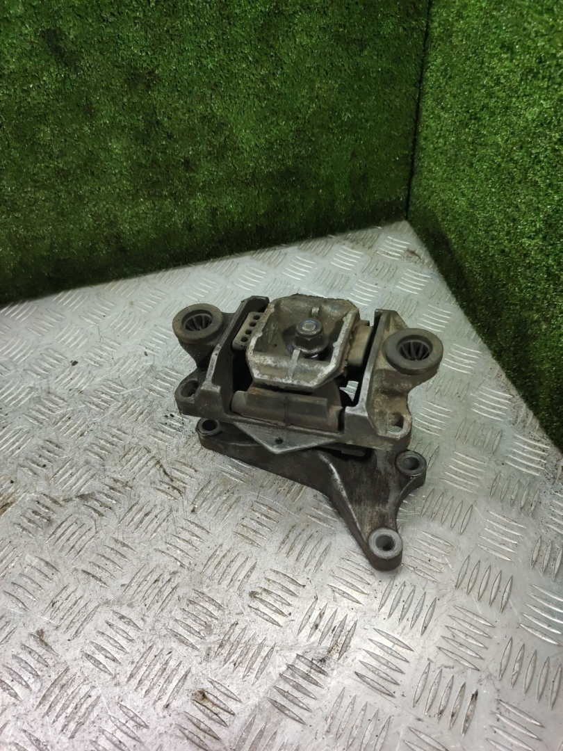 подушка крепления двигателя Ford Mondeo 3 поколение 2002, 2.0 л., дизель, АКПП, хетчбэк 5 дв. - фото №1