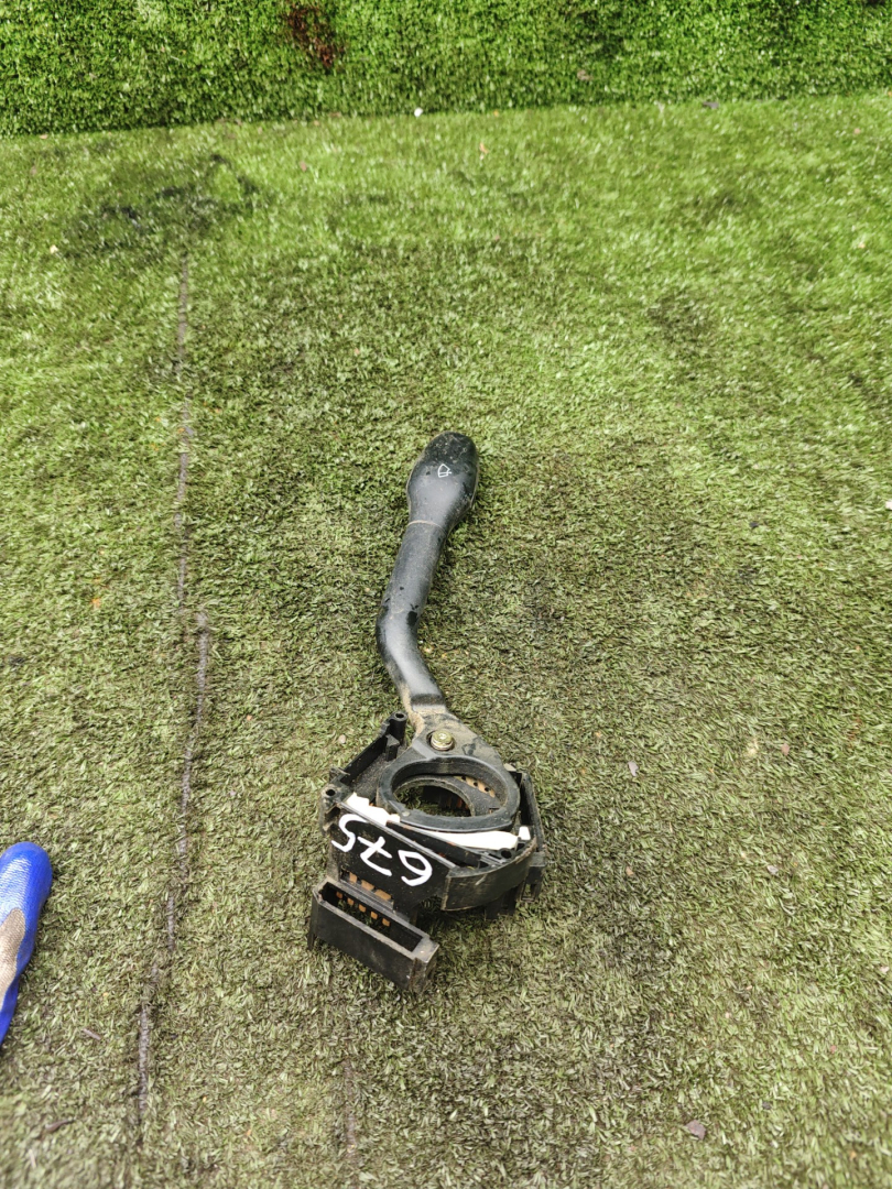 переключатель дворников Volkswagen Vento 1 поколение 1995, 1.6 л., бензин, МКПП, седан - фото №1