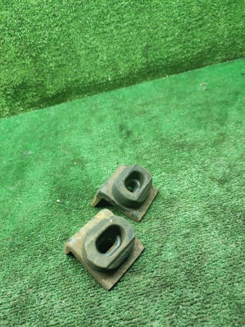 кронштейн радиатора Chrysler Voyager 4 поколение 2002, 2.4 л., бензин, МКПП, минивэн - фото №1