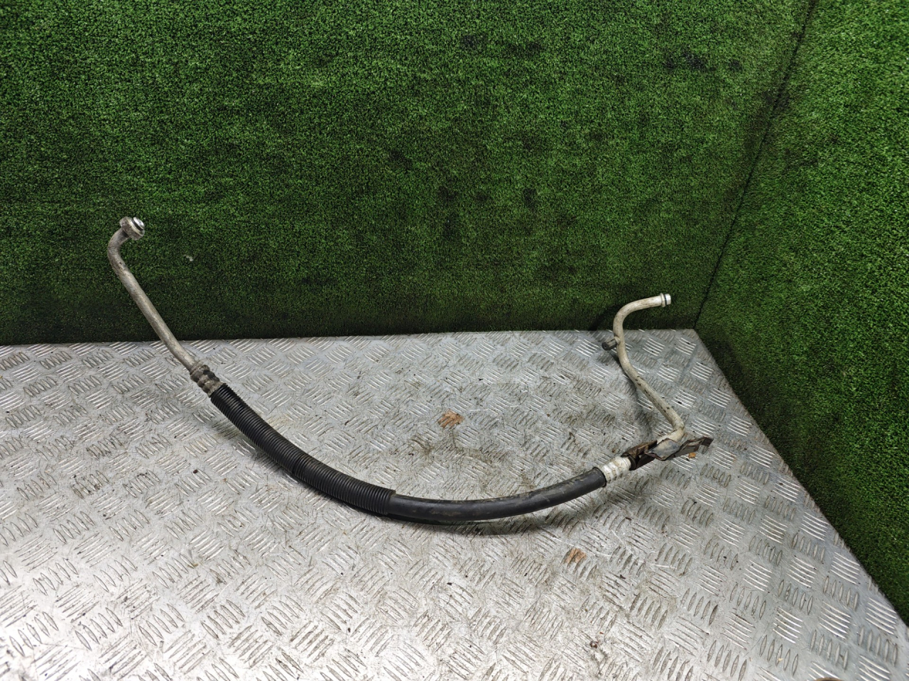 трубка кондиционера Chrysler Voyager 3 поколение 1997, 2.4 л., бензин, АКПП, минивэн - фото №1