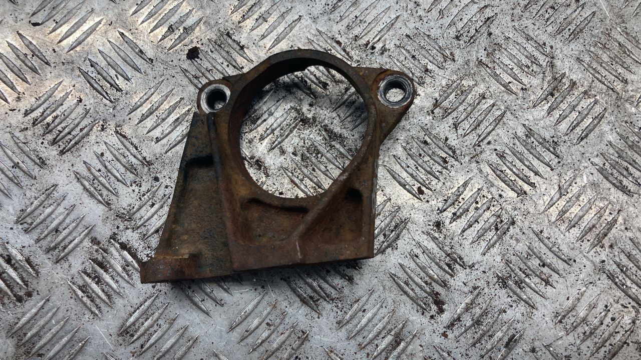 кронштейн полуоси Toyota Picnic 1 поколение XM10 2000, 2.0 л., бензин, МКПП, минивэн - фото №1