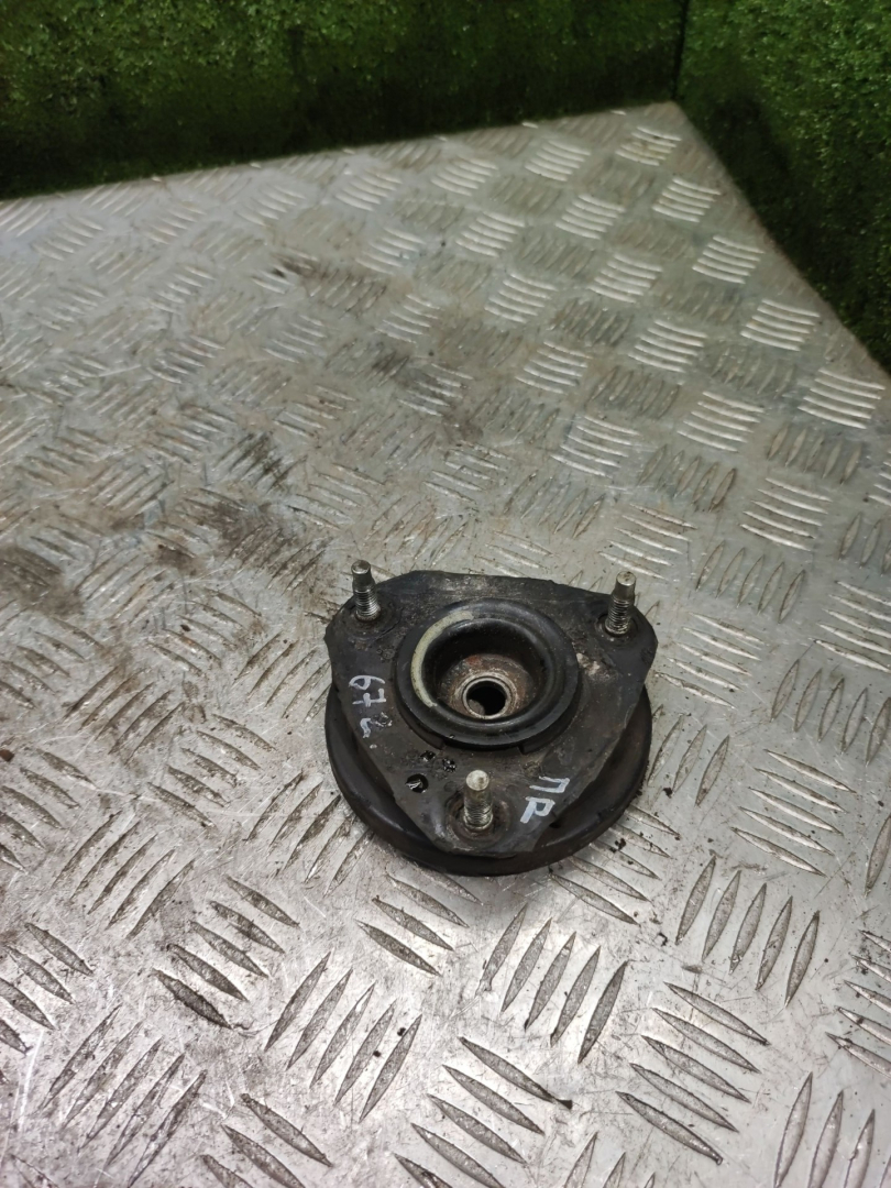 опора амортизатора верхняя (чашка) Ford Mondeo 3 поколение 2002, 2.0 л., дизель, АКПП, хетчбэк 5 дв. - фото №1