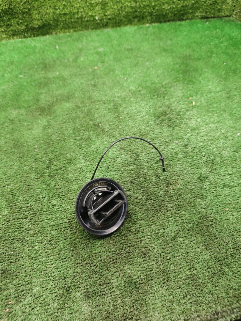 пробка топливного бака Lada XRAY 1 поколение 2019, 1.6 л., бензин, МКПП, внедорожник 5 дв., 8450006355 - фото №1