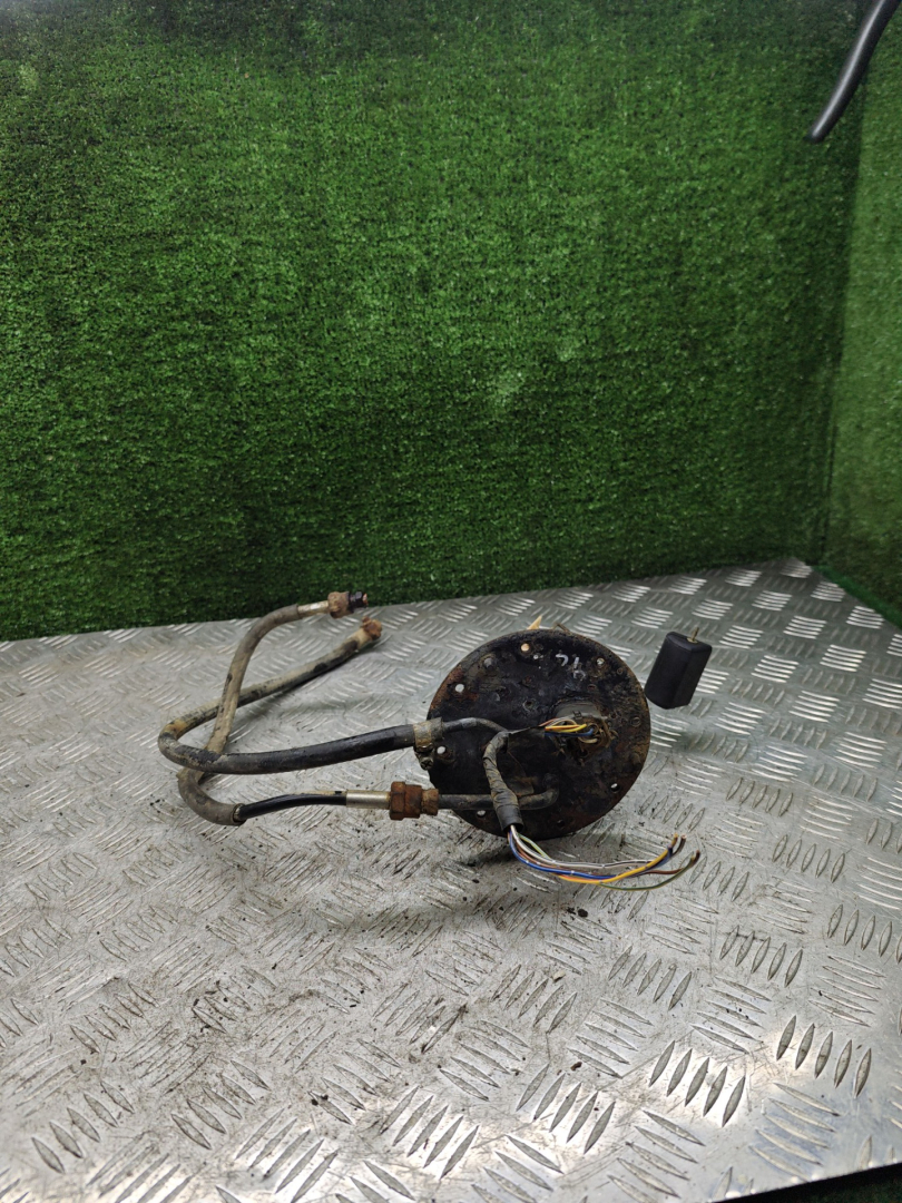 насос топливный Toyota Corolla 7 поколение (E100) 1995, 1.3 л., 4E-FE, бензин, МКПП, хетчбэк 3 дв. - фото №1