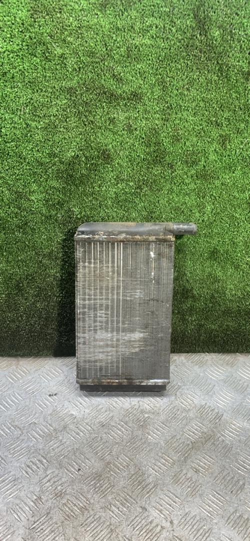 радиатор отопителя (печки) Volkswagen Passat B2 1987, 1.9 л., дизель, МКПП, хетчбэк 5 дв. - фото №1