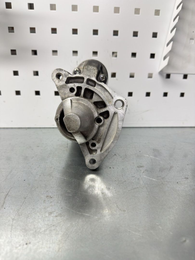стартер Citroen AX 1 поколение 1990, 1.0 л., бензин, 0001112019, 0001112029, 0001112041, DRS3108, DRS3689, 25-1028, 25-1254, 25-3083, 9609313280, 11.139.404, AZD3515, LRS00671, LRS00737, LRS02106, 558098, 9618725080, 9633292480, 9648644680, 9658308780, 97530824, 432591, 436062, 455748, 455955, D6G3, D6RA100, D6RA37, D6RA57, D6RA571, D6RA572, D7E16, D7E2, D7E23, D7E25, D7E5, ND131, ND212, TS8E2, VS272 - фото №1