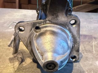 стартер Ford Focus 1 поколение 2001, 1.4 л., бензин, 0001107043, 0001107087, 0001107407, 0001107417, 0001107499, 0001107500, 0986017060, DRS7060, DRS7060N, 25-2050, 1011331, 1018883, 1063999, 1064000, 1088649, 1092115, 1116389, 1140760, 1237323, 1307578, 1416231, 1473072, 1535268, 1535628, 1539686, 1575034, 1671515, 2S6U11000CA, 2S6U11000CB, 2S6U11000CC, 7G9N11000AB, 7G9N11000AC, 8V2111000BB, 8V2111000BC, 8V2111000BD, 96FB11000KB, 96FB11000KC, 96FB11000KD, 98AB11000BB, 98AB11000BC, 98AB11000BD, 98AB11000CB, 98AB11000CC, 98AB11000CD, R96FB11000KC, YS4U11000AA, YS4U11000AB, YS4U11000AD, YS4U11000BA, YS4U11000BB, LRT00167, 063280010, C601-18-400, C601-18-400A, 458116, 458117, 458370, 458376, TS12E10, 30667102, 31288275, 36002761
