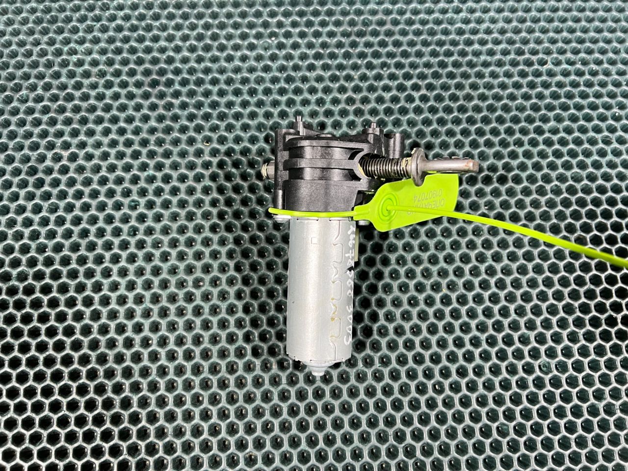 моторчик регулировки сиденья Mercedes-Benz GLB-Класс 1 поколение 2020, 2.0 л., бензин, АКПП, внедорожник 5 дв., J1-38186-59 - фото №1