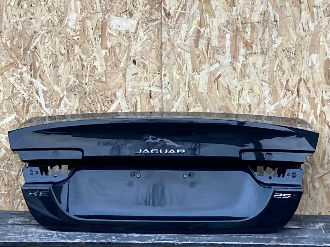 крышка багажника (дверь 3-5) Jaguar XE 1 поколение X760 2017, 3.0 л., AJ 126, бензин, GX7340626AG, T4N25788, T4N28636, T4N3190 - фото №1