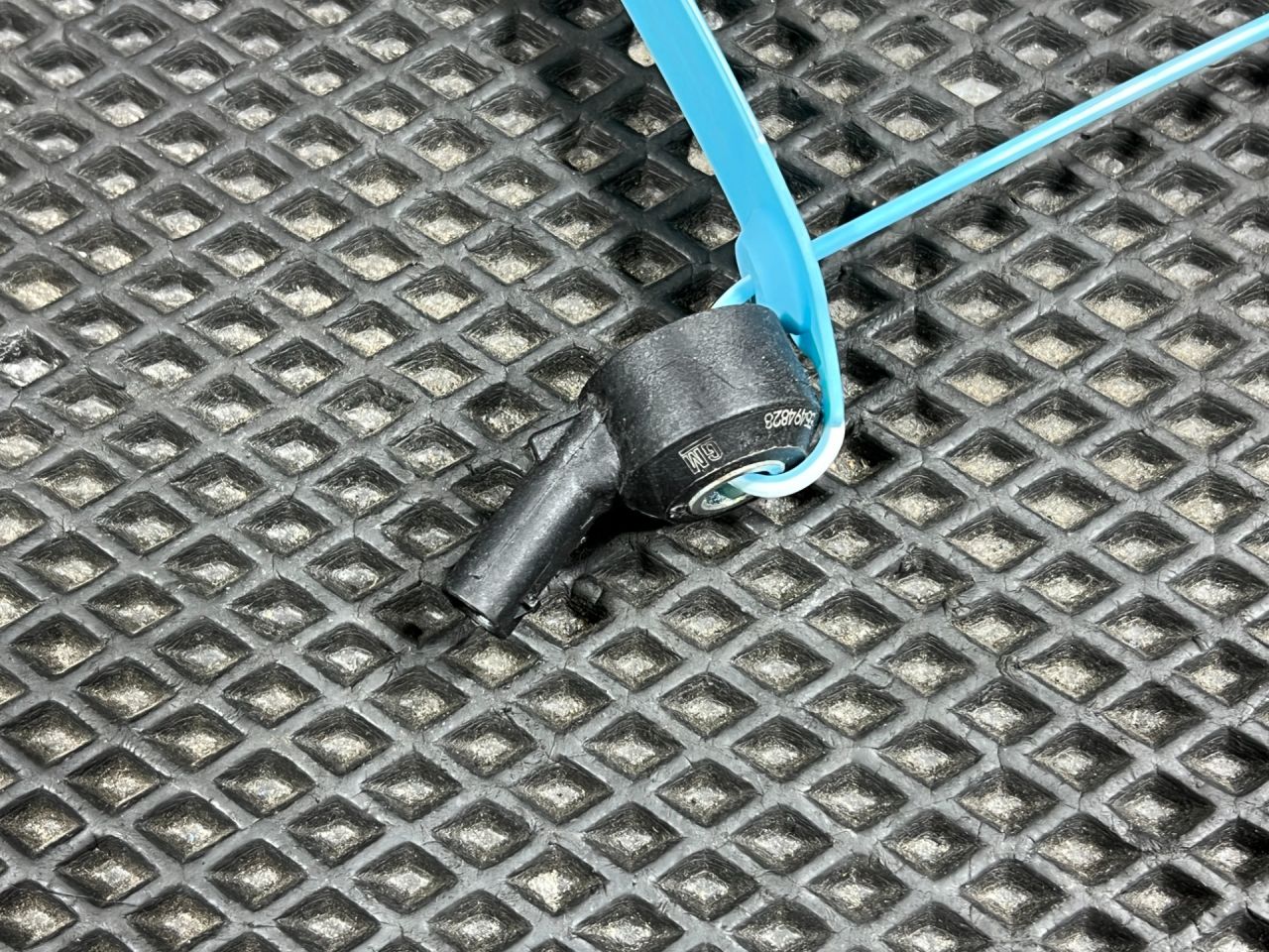 датчик детонации Buick Envista 1 поколение 2024, 1.2 л., бензин, АКПП, внедорожник 5 дв., 55494828, 12737721 - фото №1