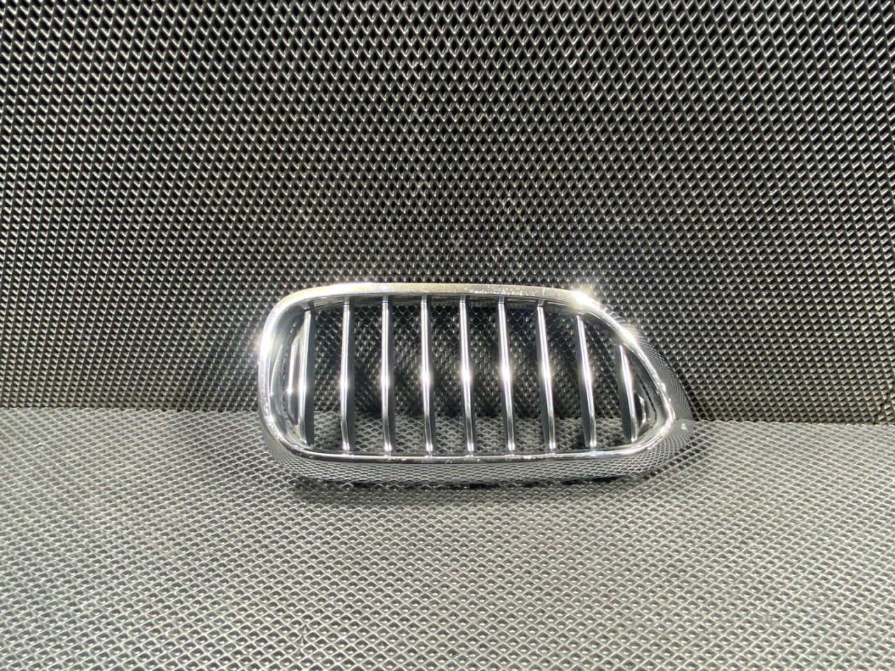 решетка радиатора BMW 5 серия G30/G31 2019, 2.0 л., B47 D20 B, дизель, 7383520, 7390866, 7390864, 8070470, 7473692, 7473702, 51137383520, 51137390866, 51137390864 - фото №1