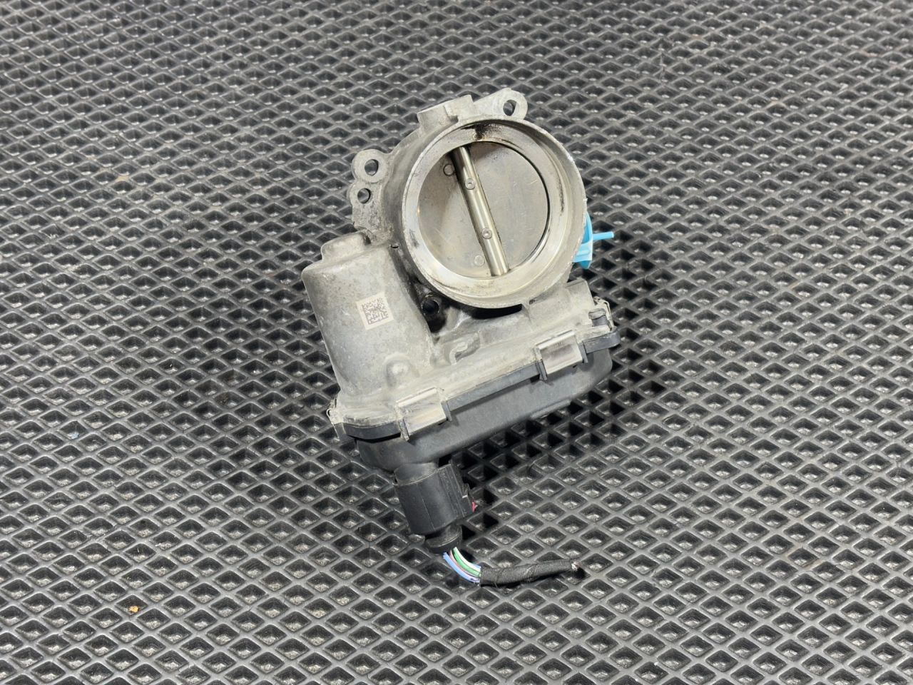 заслонка дроссельная Volkswagen Taos 1 поколение 2021, 1.5 л., DNKA, бензин, АКПП, внедорожник 5 дв., 04E133062T - фото №1