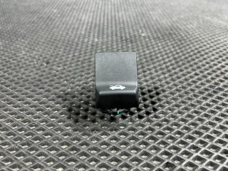 ручка открывания капота Chevrolet Trax 2 поколение 2024, 1.2 л., бензин, АКПП, внедорожник 5 дв., передний привод, 42870097