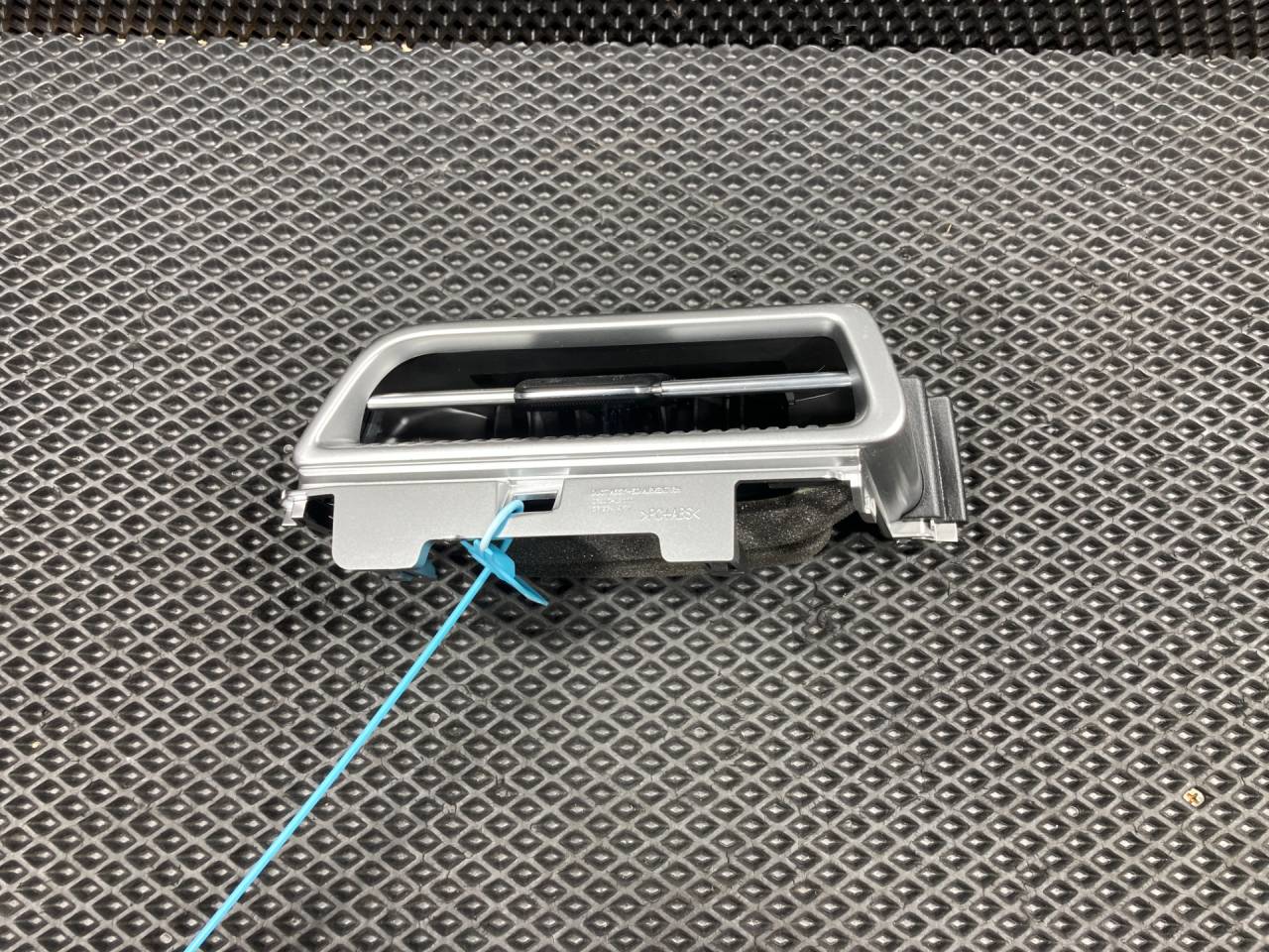 дефлектор обдува салона Kia K5 3 поколение 2020, 1.6 л., G4FP, бензин, АКПП, седан, 97490L3000 - фото №1