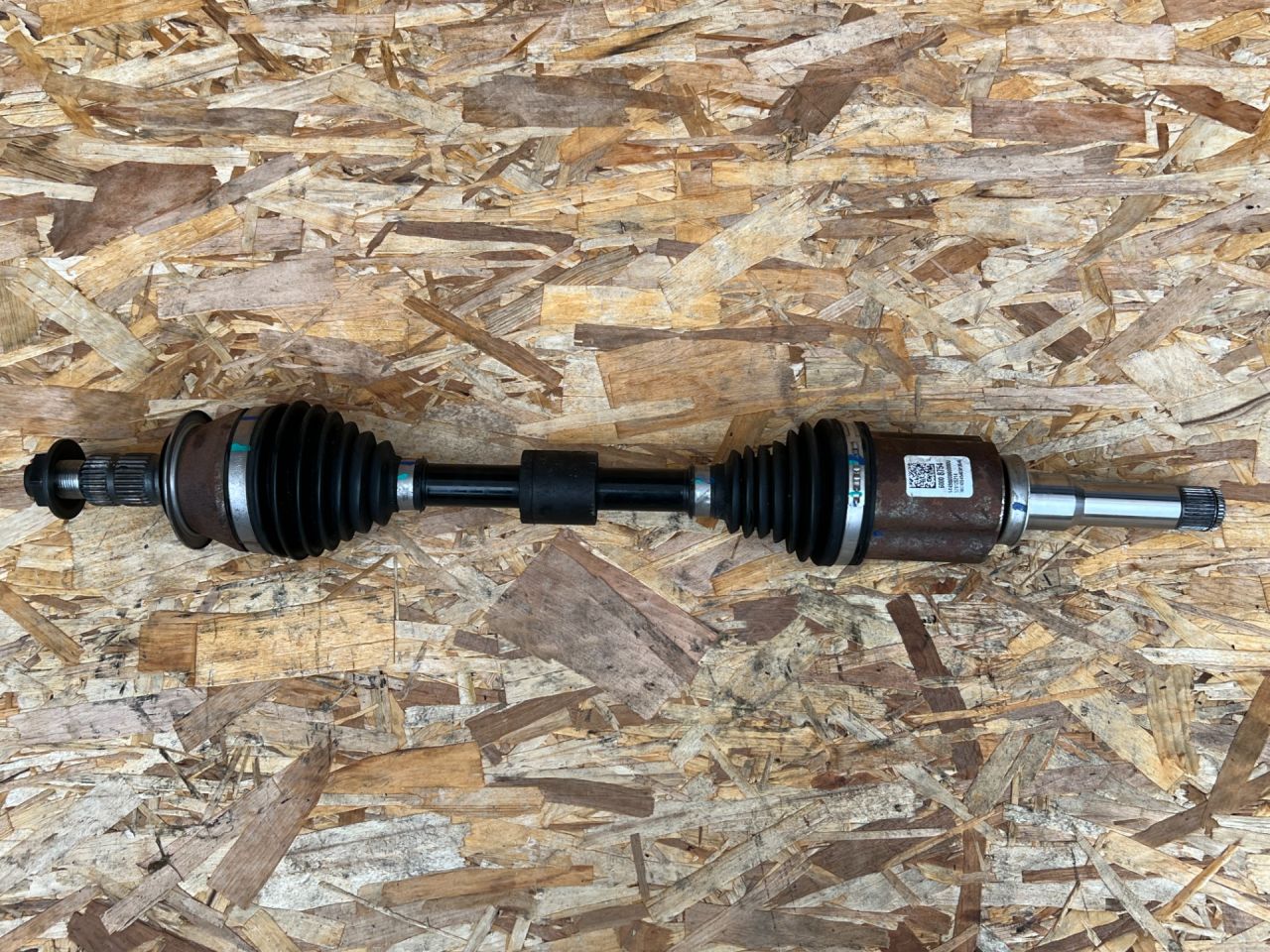 полуось передняя левая (приводной вал, ШРУС) Buick Envista 1 поколение 2024, 1.2 л., бензин, АКПП, внедорожник 5 дв., 60008754, 60007952 - фото №1