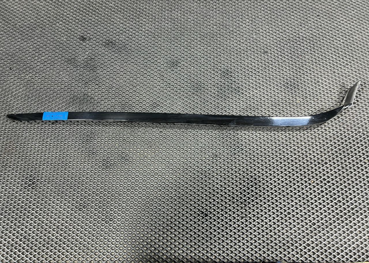 молдинг лобового стекла Genesis G70 1 поколение 2019, 2.0 л., G4KL, бензин, АКПП, седан, 86132-G9000 - фото №1