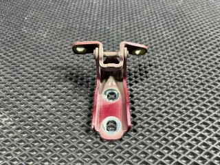 петля двери Chevrolet Trax 2 поколение 2023, 1.2 л., бензин, АКПП, внедорожник 5 дв., 13501715, 10373562