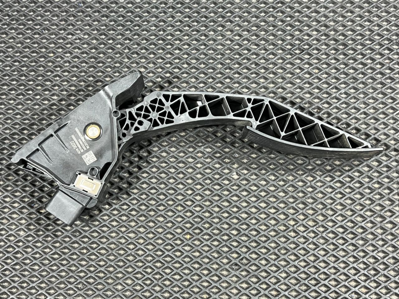 педаль Buick Envista 1 поколение 2024, 1.2 л., бензин, АКПП, внедорожник 5 дв., 42795022 - фото №1